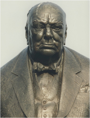 1959/4 Churchill The Woodford Statue