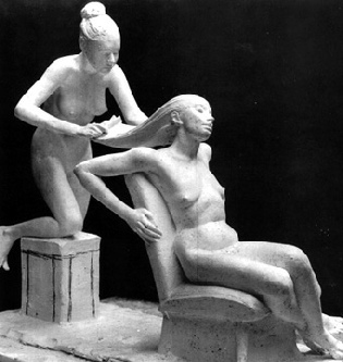 1982/8 Kneeling girl brushing seated girl's hair