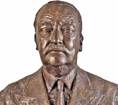 1957/8 Sir Francis Glyn K.C.M.G. Bust