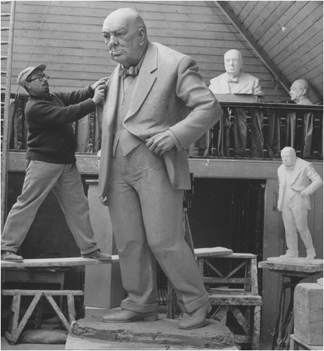 1959/4 Churchill The Woodford Statue